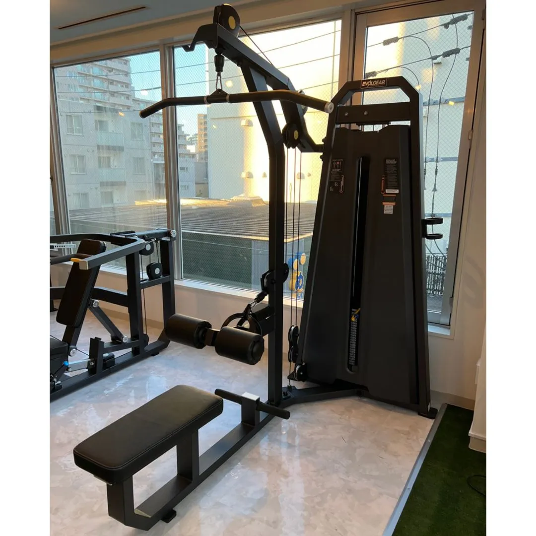 肩甲骨の筋力マシーン 僧帽筋のトレーニング